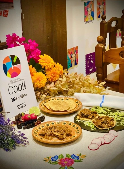 Premio Copil 2025 de excelencia en gastronomía mexicana con presentación de platos típicos